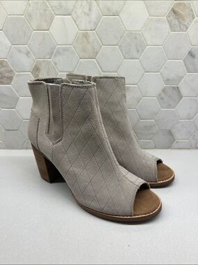 TOMS Gray Suede Diamond Stitch Peep Toe Side Zip Ankle Bootie Boots Shoes SZ 7.5